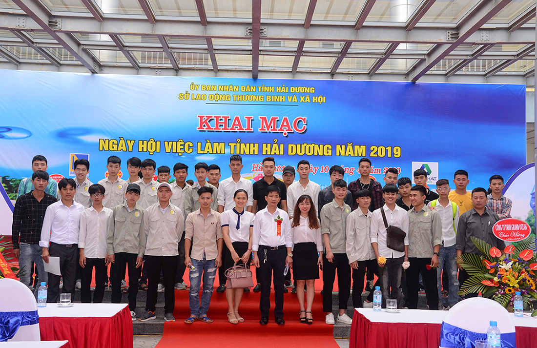 Trường Cao đẳng Cơ giới Xây dựng tham gia Ngày hội việc làm tỉnh Hải Dương năm 2019