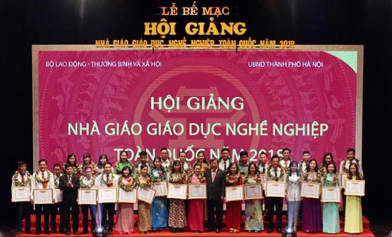 Thầy Hoàng Quang Tuệ, giảng viên nhà trường đoạt giải Nhì tại Hội giảng nhà giáo giáo dục nghề nghiệp năm 2018