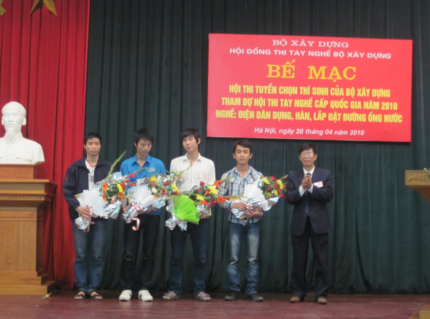 Học sinh nhà trường đạt giải ba hội thi tay nghề Bộ xây dựng năm 2010